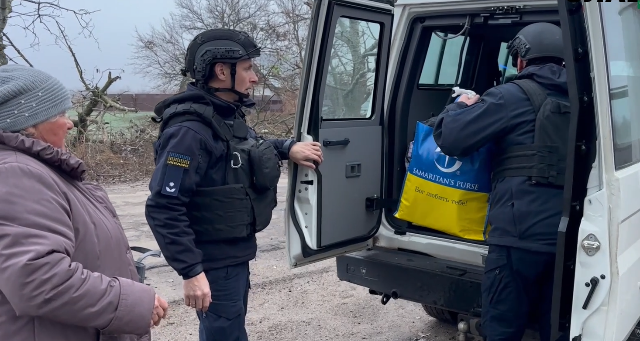 Евакуація триває: ще двох оріхівчанок рятувальники вивезли  до Запоріжжя