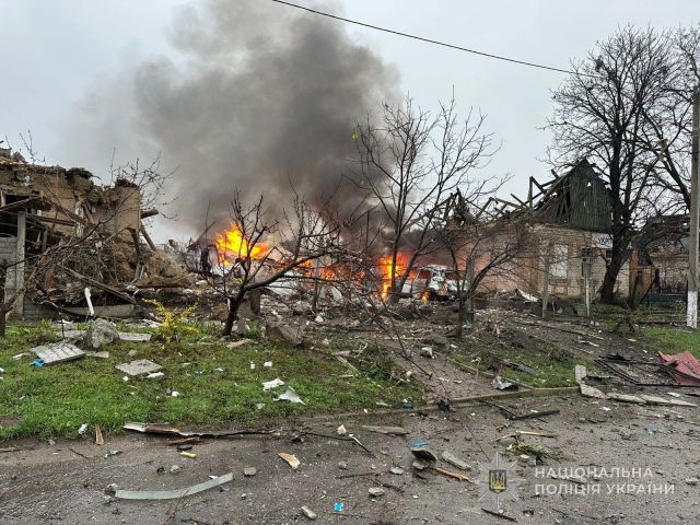 Під ворожим вогнем: на Оріхів скинули авіабомбу