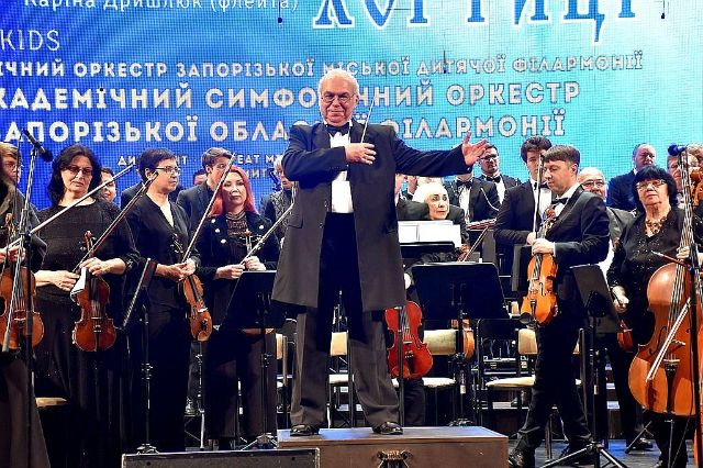 Соло з оркестром: на сцені запорізької філармонії виступили юні переможці міжнародного конкурсу