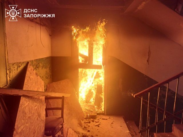 Горіли дві квартири: в Оріхові рятувальники загасили пожежу в багатоповерхівці