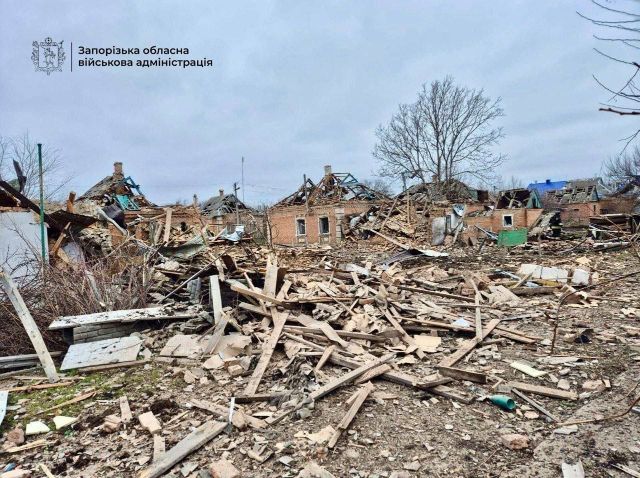 Опинилася під завалами: в Оріхові ворог зруйнував будинок літньої жінки