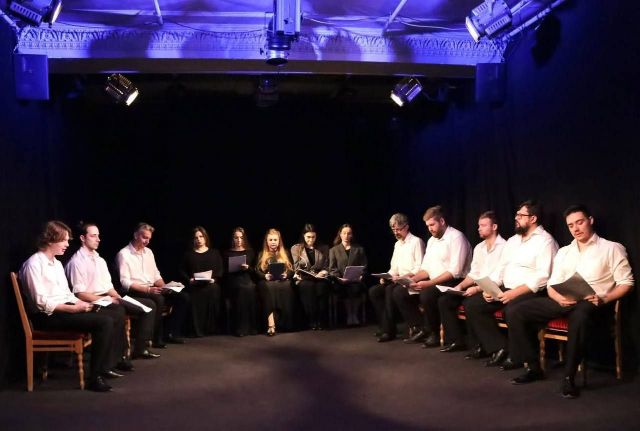 До сліз: у запорізькому театрі актори читали п’єси сучасних українських драматургів