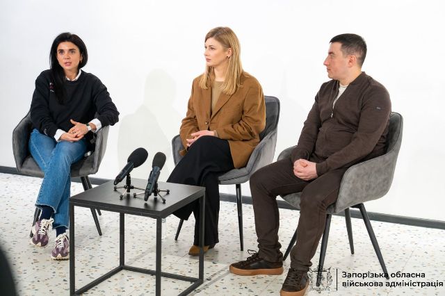 “Запоріжжя – це приклад стійкості”: у прифронтовому місті команда Українського культурного фонду презентувала митцям грантові проєкти