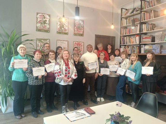 Ніхто не мав пропусків: у Запоріжжі фінішували чергові курси для бажаючих краще знати українську мову