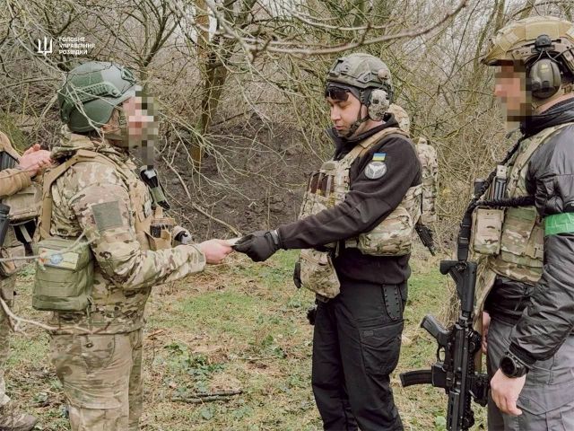 Нагородив бійців “Спецпідрозділу Тимура” : на Запорізькому напрямку побував начальник ГУР