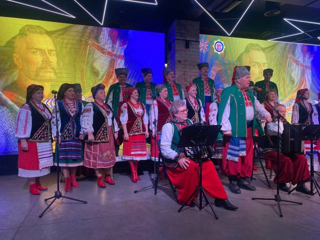 Співають серцем і душею: народний ансамбль Запорізької поліції «Пернач» порадував своїх шанувальників