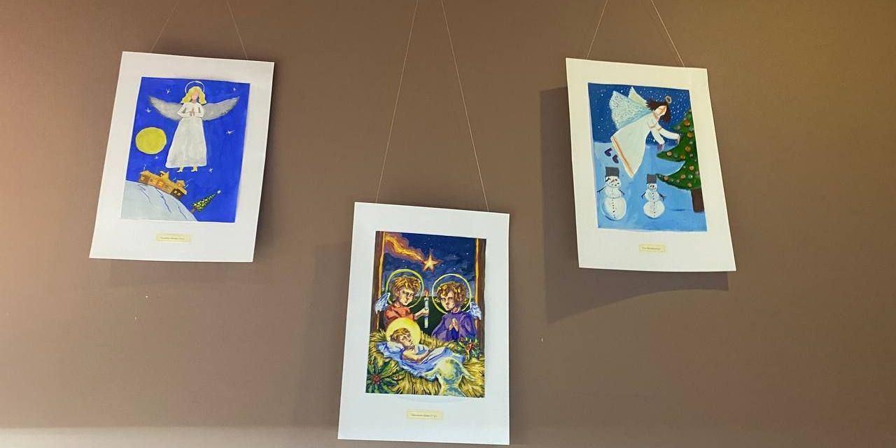 Різдвяні янголи: у запорізькому музеї атмосферну виставку доповнюють гарні дитячі малюнки