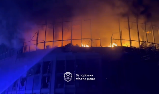 Пожежі і пошкоджені будинки: ворог продовжує тероризувати запоріжців