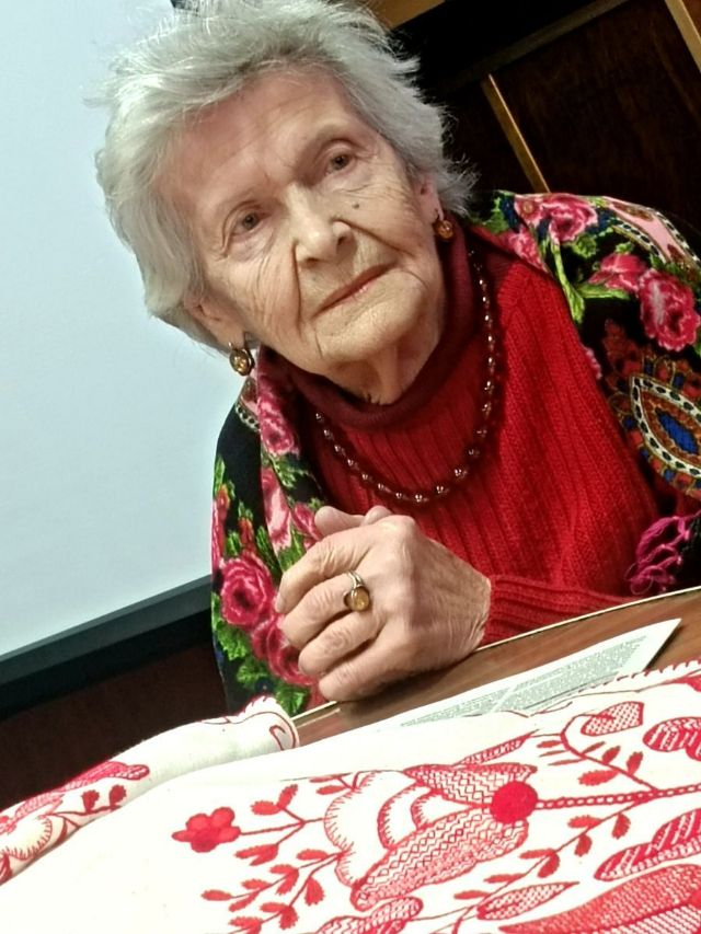 «Вогонь біг за мною»: історія 91-річної Раїси Коляденко, яка переживає другу війну