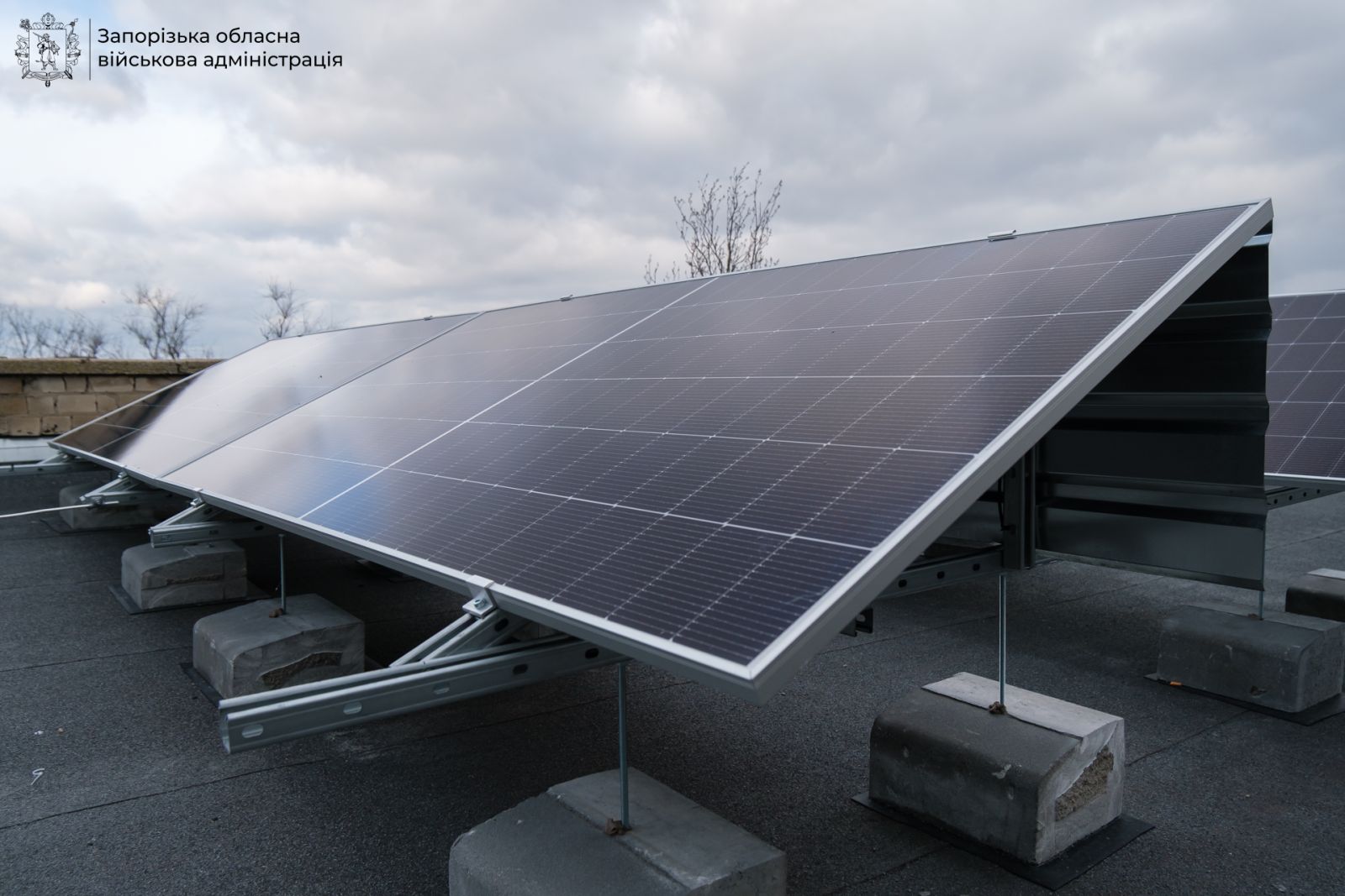 Електроенергія від сонця: ще в одній лікарні Запоріжжя встановлюють систему сонячного енергопостачання
