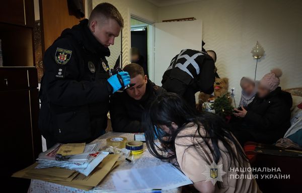 Передала  дитину сторонній людині:   правоохоронці задокументували  дії  запоріжанки стосовно доньки