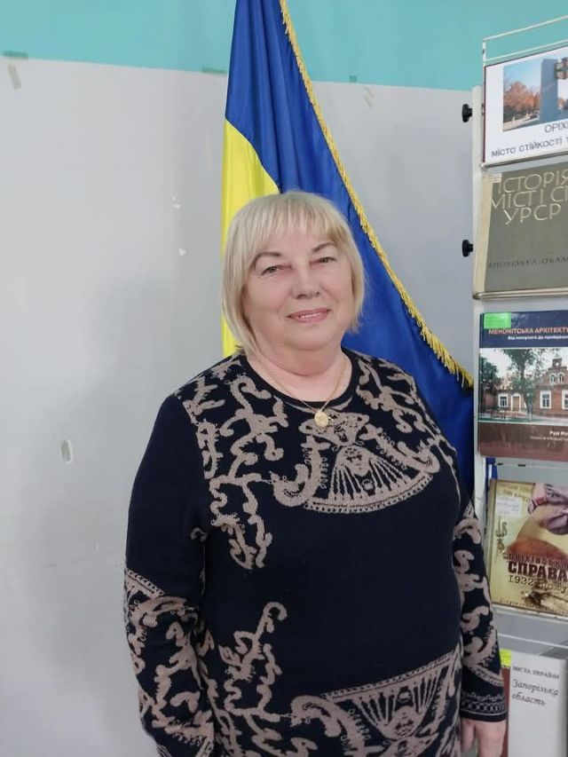 Надія в її серці не згасає