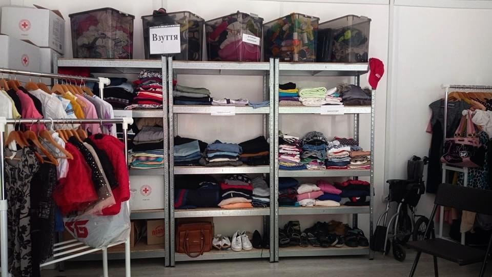 Є потреба в теплому одязі: запоріжців просять допомогти  переселенцям
