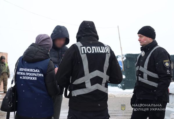 Вимагав кошти за бронювання:  директор запорізького підприємства хотів нажитися на підлеглих