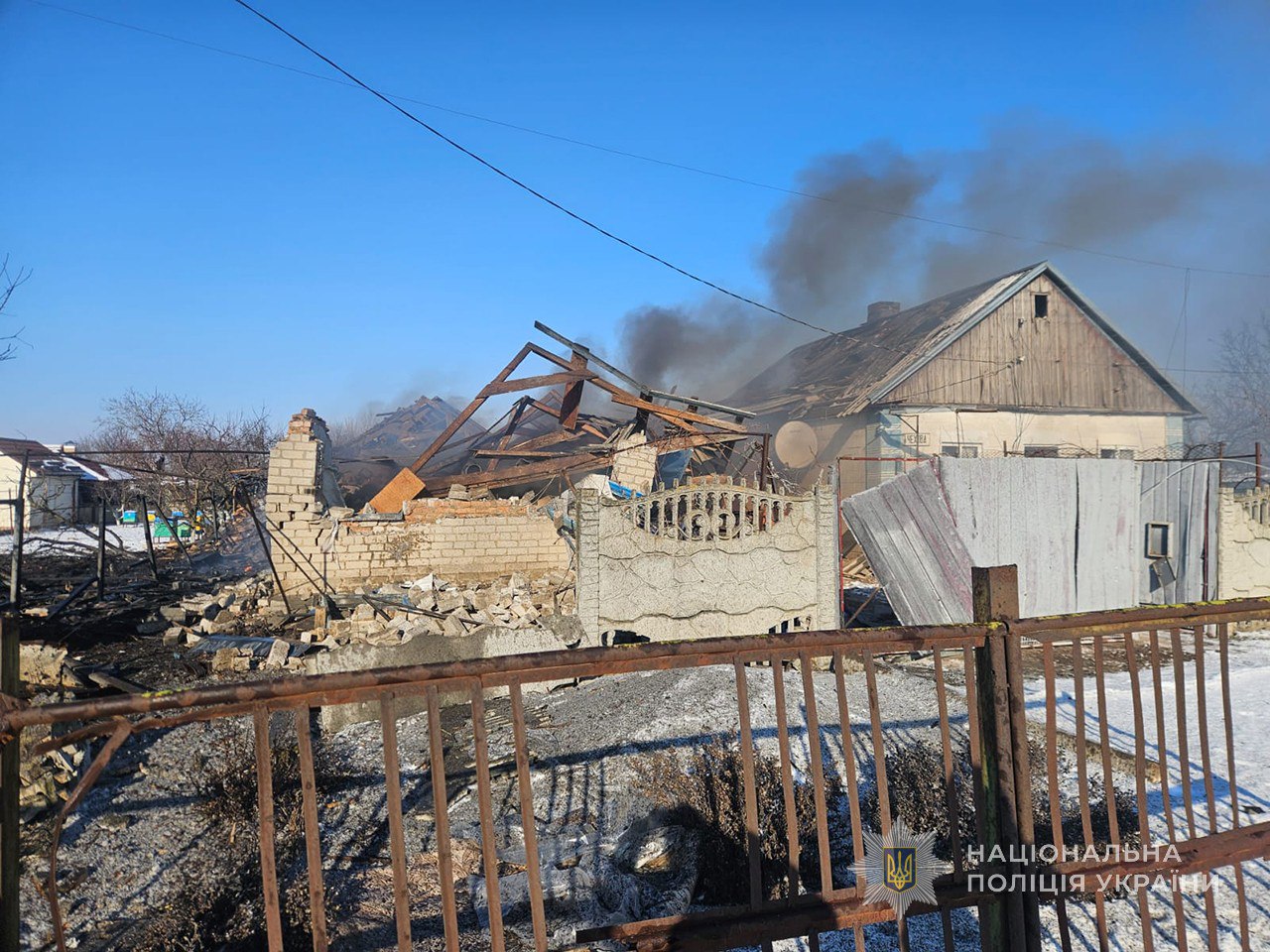 Один загиблий і десять поранених у Комишувасі: за добу ворог завдав 751 удар по населених пунктах Запорізької області