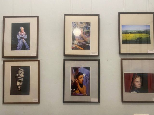 «Ці кадри - про життя таким, яким воно є”: у Запоріжжі відкрилася ретроспективна фотовиставка