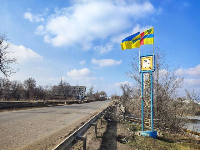 Вивезли до більш спокійного місця: триває евакуація мешканців Оріхівської громади