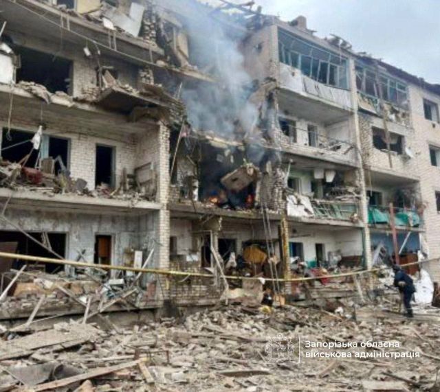 Поранені люди, зруйновані квартири: нелюди скинули на Комишуваху три авіабомби