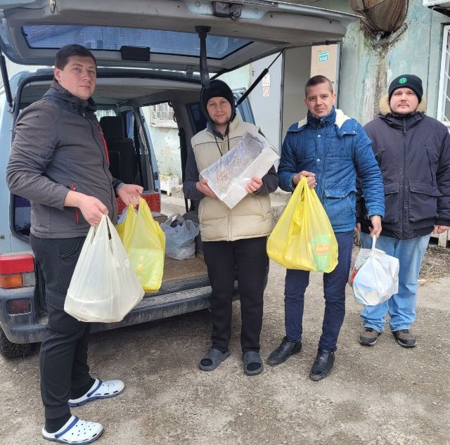 Млинці для захисників: запорізькі пенсійники підтримали поранених героїв