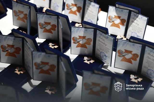 "Жіноче серце” як підтримка: у Запоріжжі вшанували жінок, які стали берегинями пам’яті про полеглих героїв