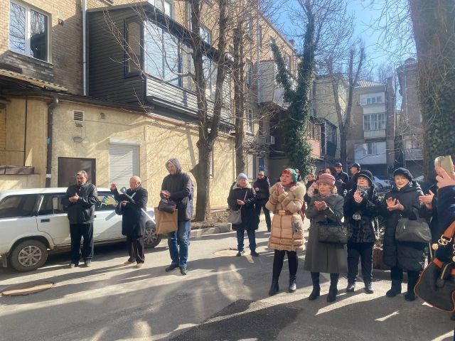 Проводжали оплесками: у Запоріжжі попрощалися з легендарною довгожителькою