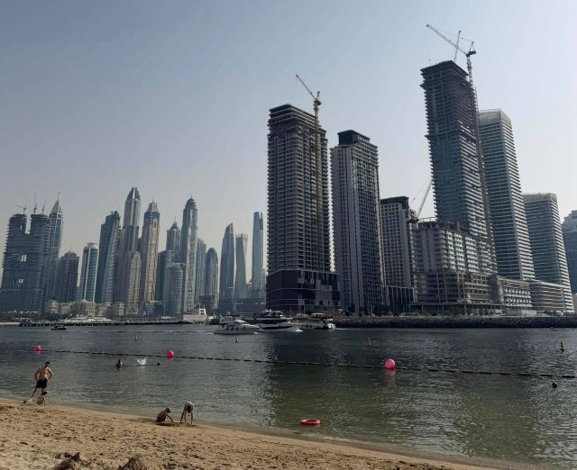 З війни у війну: запоріжці застрягли у Дубаї через закрите небо над Еміратами