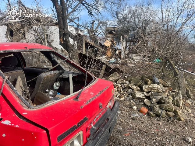 Поранені люди, зруйновані будинки: виродки знову вдарили по Комишувасі авіабомбами