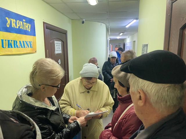 Підтримує не тільки оріхів’ян: фонд “Південь” надає гуманітарну допомогу і дає можливість спілкуватися