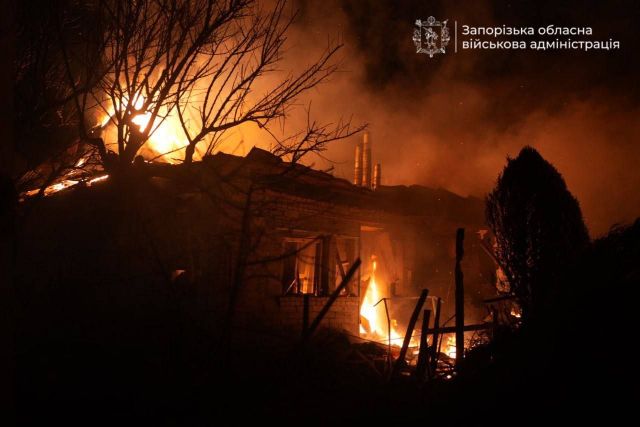 Будинки у вогні: близько опівночі ворог атакував Запоріжжя