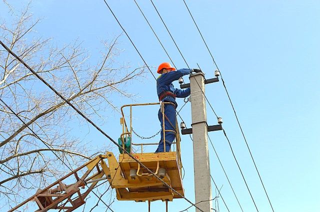 Поранений енергетик, пошкоджено обладнання: ворог вчергове атакував енергооб’єкт