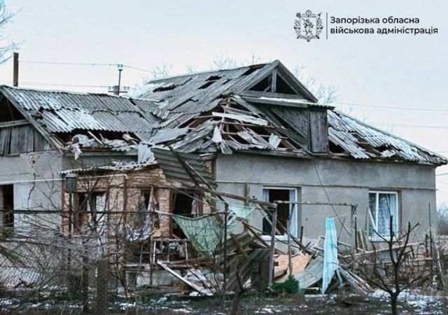 Під російськими обстрілами: ворог продовжує руйнувати населені пункти Запоріжчини