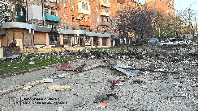 Ворожий удар по Запоріжжю: є загибла, пошкоджено житлові будинки та інфраструктуру