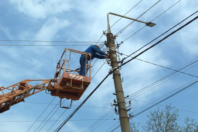 Двадцять третій раз від початку року: енергетики відновили електропостачання селищ Балабине та Кушугум
