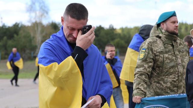 Наші вдома: з ворожого полону повернулися ще 6 захисників із Запорізької області