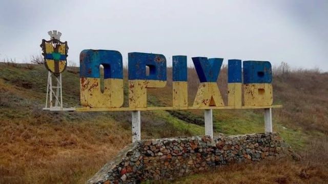 Не могли більше залишатися: поліцейські евакуювали з Оріхова двох жінок