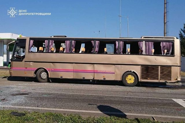 Хлопчик отримав травму:  ворожий дрон пошкодив автобус, який перевозив на відпочинок дітей із Запоріжжя