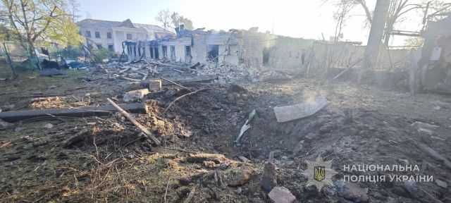 Вдарили КАБом по Комишувасі: у прифронтовому селищі загинув чоловік