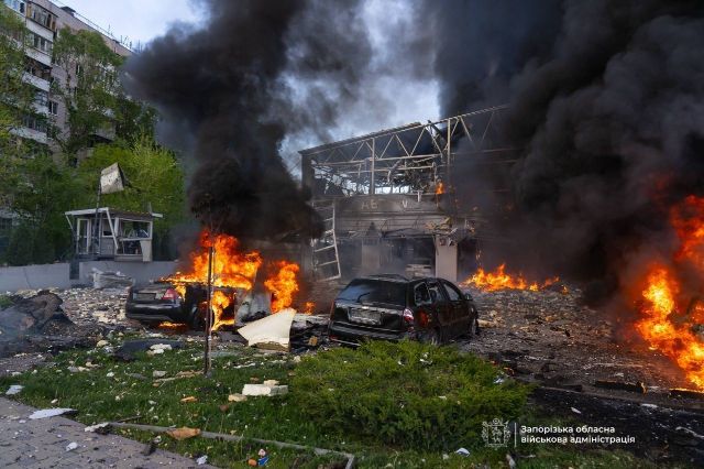 Стан чотирьох — важкий: у Запоріжжі після ворожих ударів ушпиталені 18 постраждалих