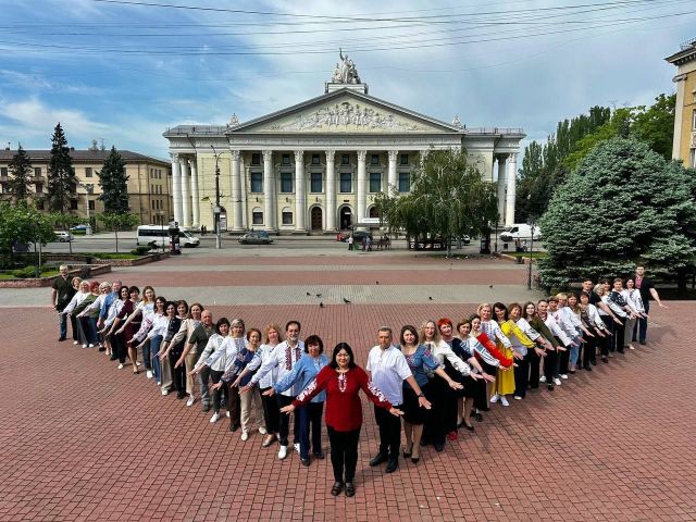 Символ історичної пам'яті: запорізькі пенсійники відзначили День вишиванки
