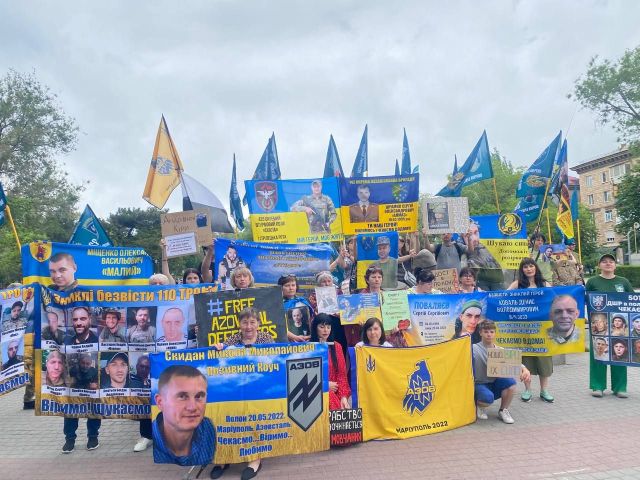 Не мовчи — полон вбиває: у Запоріжжі до традиційної акції на підтримку військовополонених доєдналися морські піхотинці