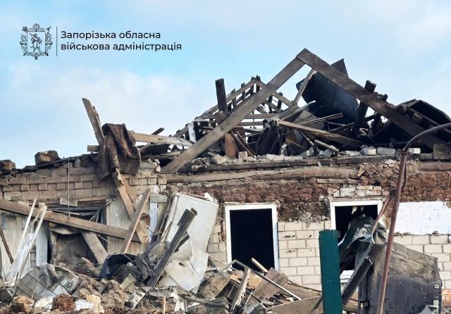 Скерували FPV-дрони по приватних домоволодіннях: внаслідок ворожих атак по Запорізькому району отримали поранення дві жінки