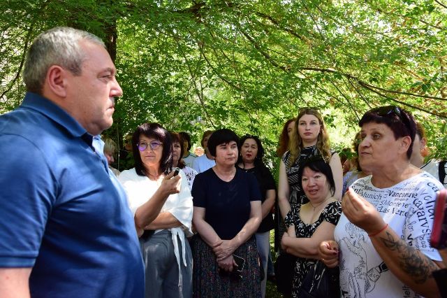 Оріхівці добилися скасування рішення про об’єднання шкіл