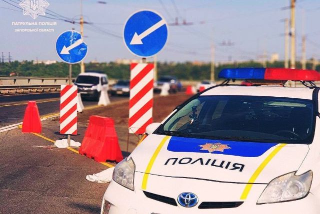 Дві смуги перекриють: у Запоріжжі на греблі Дніпрогесу розпочалися ремонтні роботи