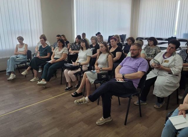 Окрему увагу приділили цифровізації: запорізькі пенсійники зустрілися з медиками