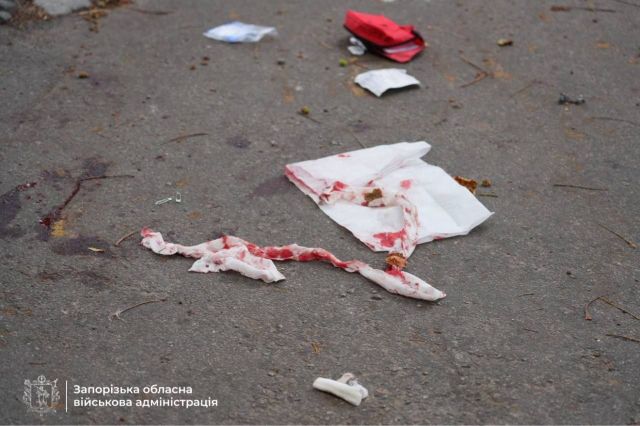 Поранені четверо людей: росіяни атакували Комишуваху під час видачі гуманітарної допомоги