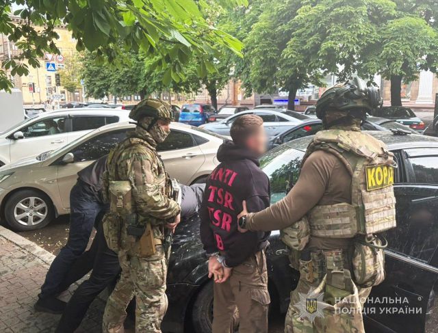 Збув автомат за 2000 доларів: у Запоріжжі затримали продавця зброї