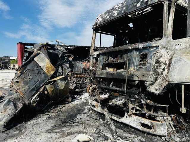 Знищили автостоянку з вантажівками: ворог вчергове атакував Запоріжжя