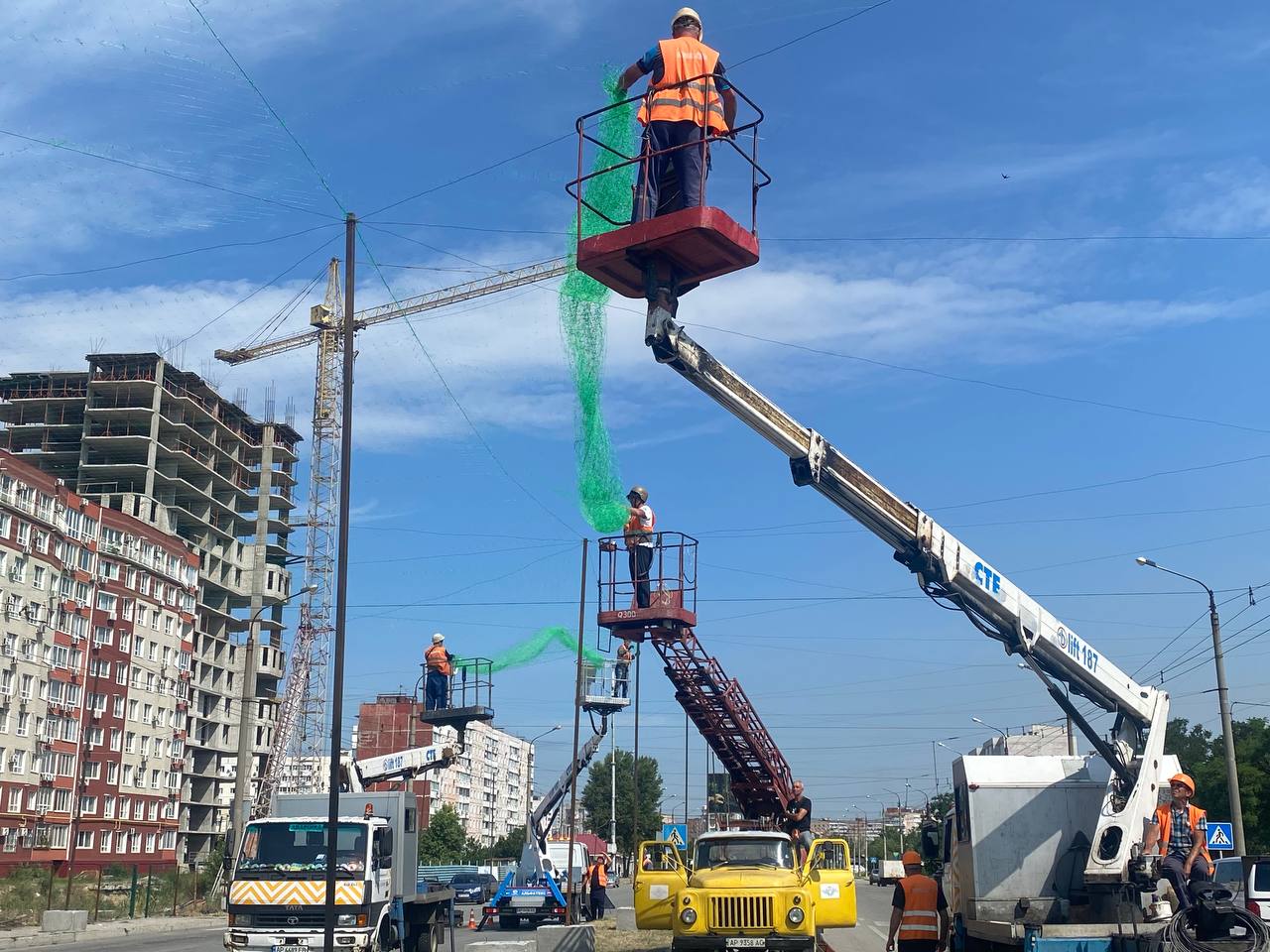 Прикрити місто: депутати Запорізької міськради виділили кошти на монтаж антидронових сіток