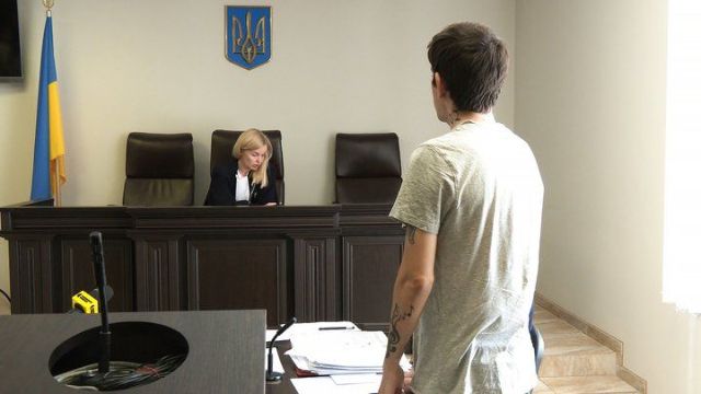 Витратив на ставки: запоріжець, який привласнив зібрані на пам’ятник загиблим співачкам гроші, вислухав вирок