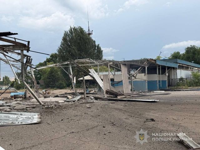 Вдарив по авто: у Таврійському ворожий безпілотник вбив жінку